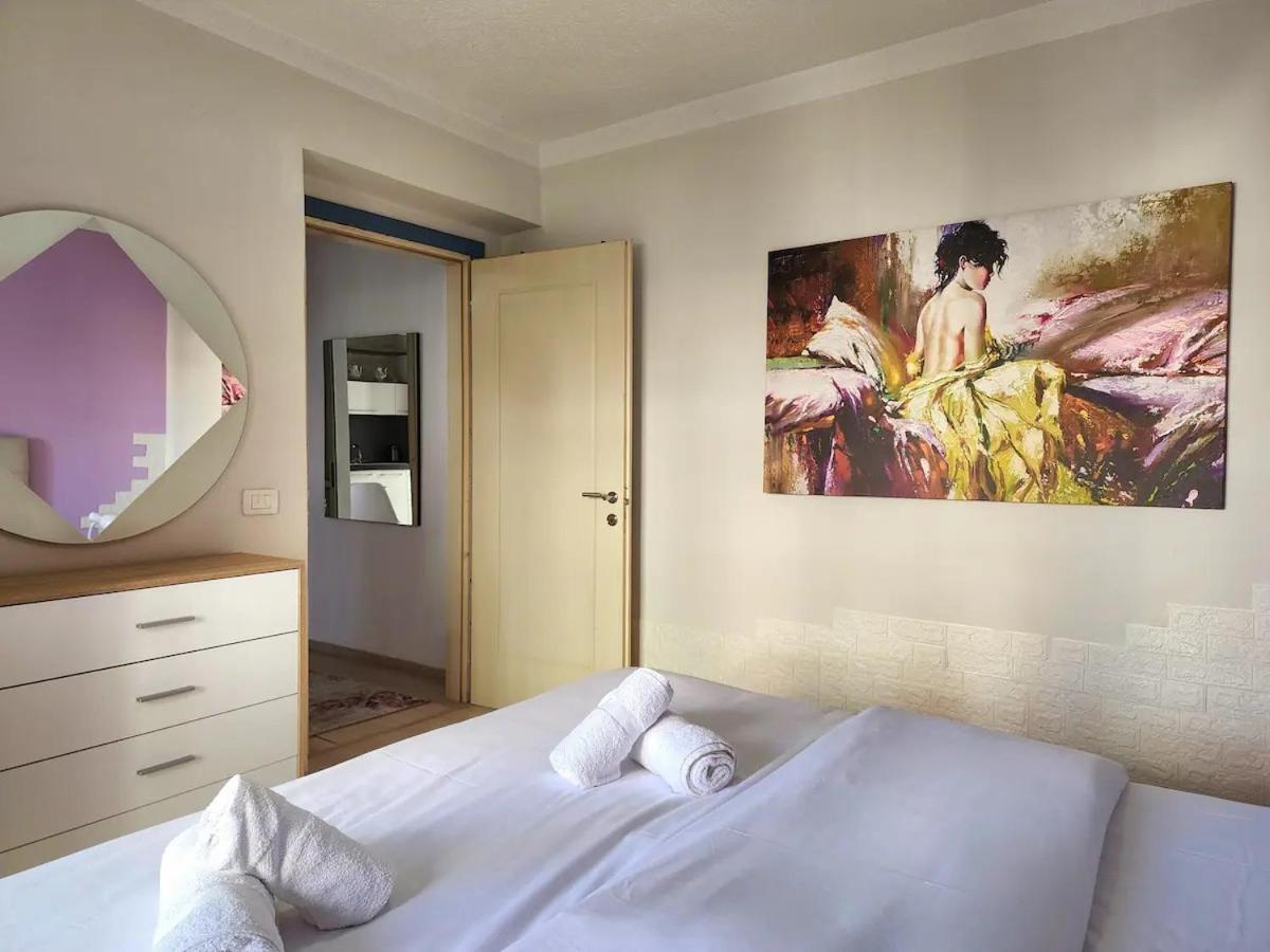 Apartamento Skanderbeg Deluxe Flat W 24h Check In *