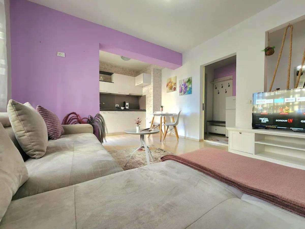 Apartamento Skanderbeg Deluxe Flat W 24h Check In